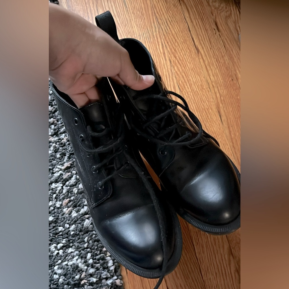 Dr. Martens boots // Women's US8 EU39 //Lightly used